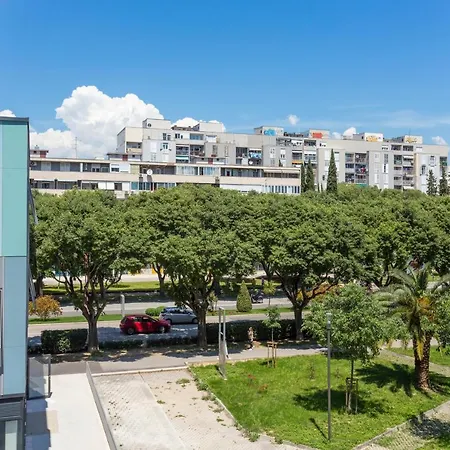 With Wifi - 21368 Split